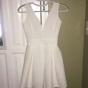 Short white party dress!!